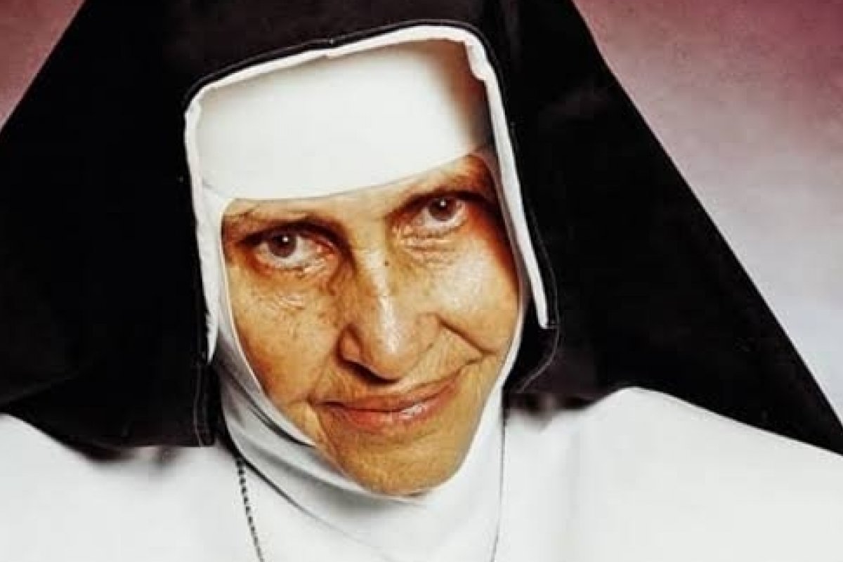 Shopping da Bahia recebe lançamento de biografia de Santa Dulce