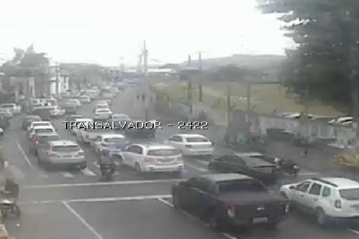 Boletim de trânsito: Salvador registra fluxo intenso na tarde desta sexta-feira
