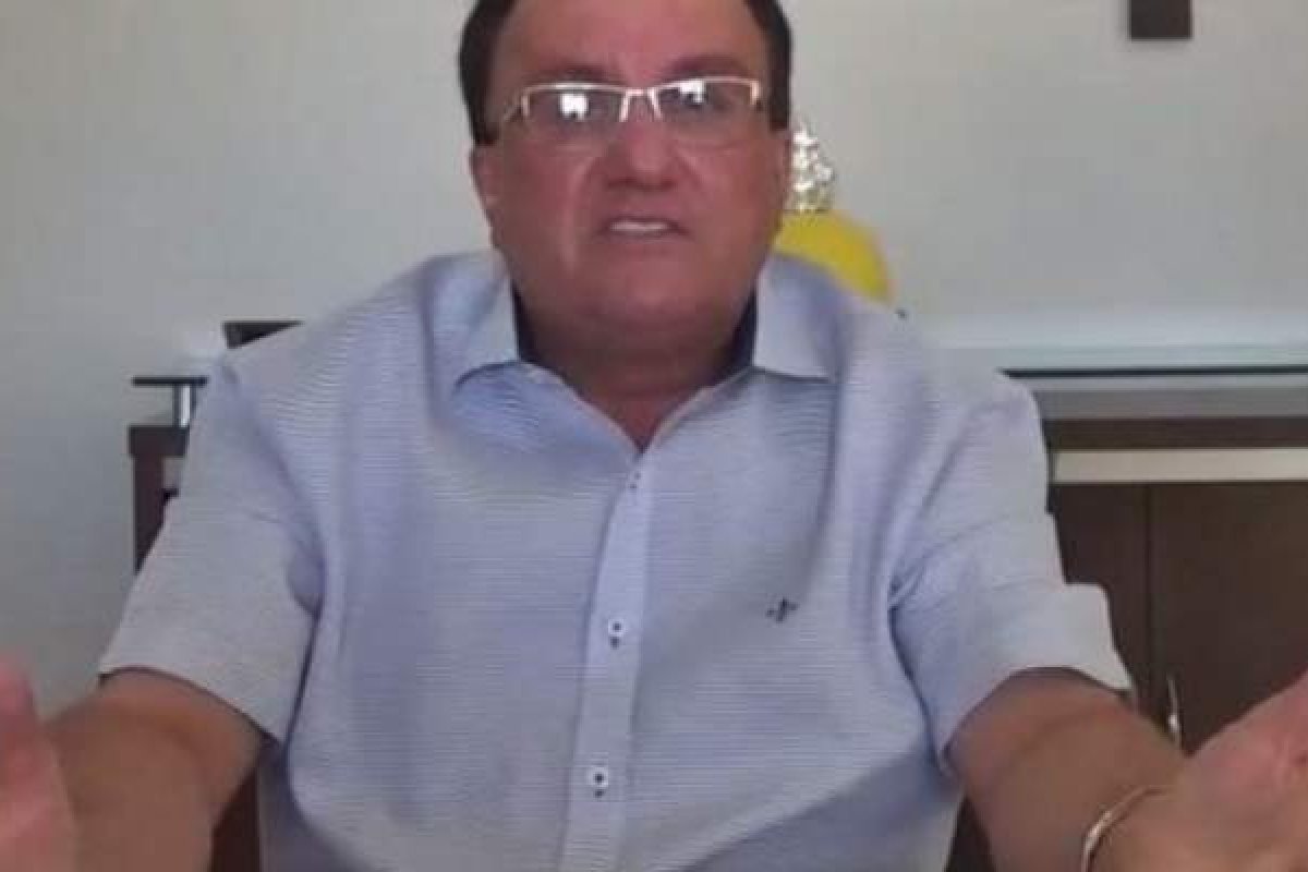 Prefeito de Candiba é denunciado pelo MPF e MP-Ba por improbidade por furar fila da vacina