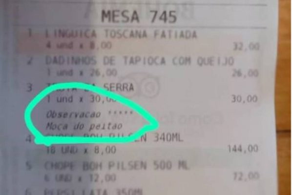 "Peitão": mulher relata comentário obsceno em comanda de bar