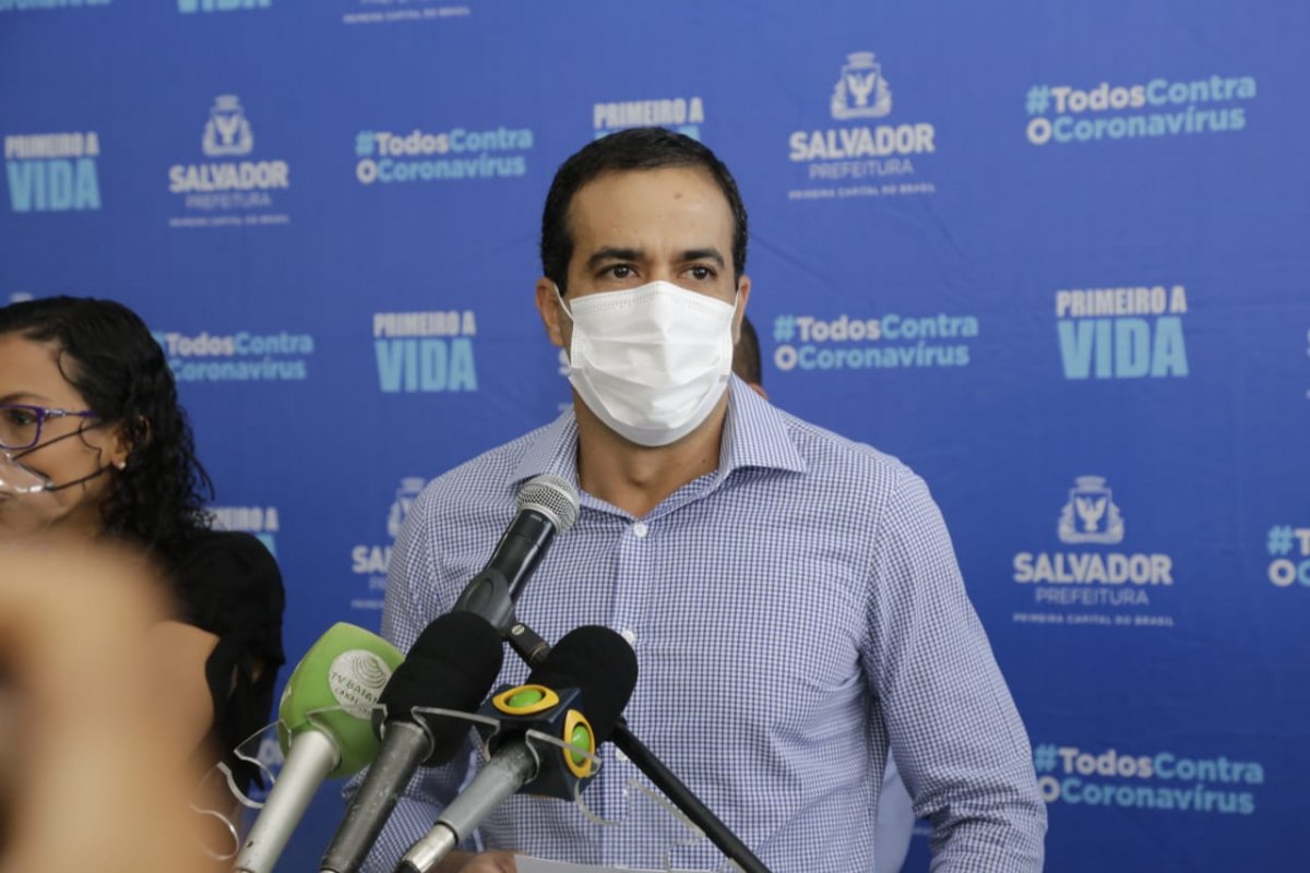 Bruno Reis descarta volta às aulas em fevereiro