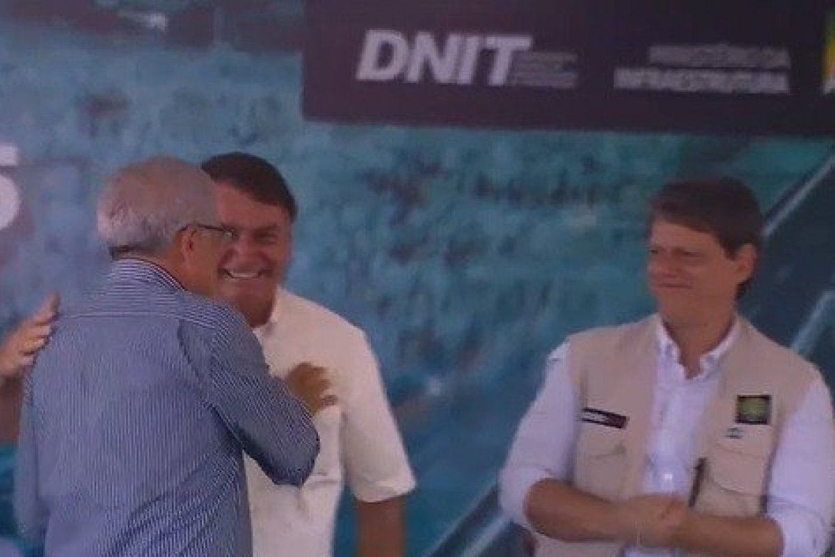 Bolsonaro na Bahia: Aliado de Rui, José Rocha elogia presidente