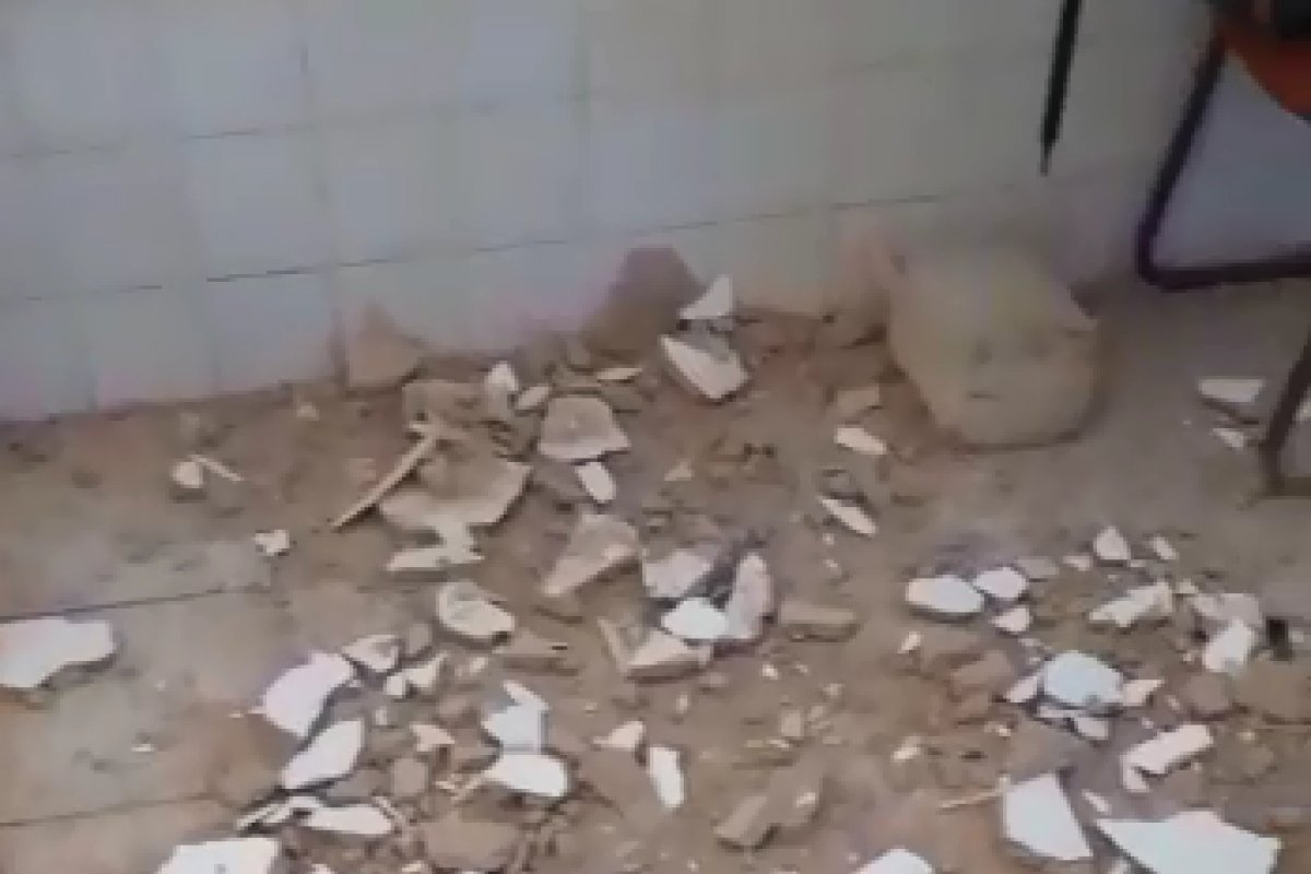 Vídeo: Presidente da Colônia de Pescadores de Buraquinho mostra estrutural do local cedendo e pede ajuda