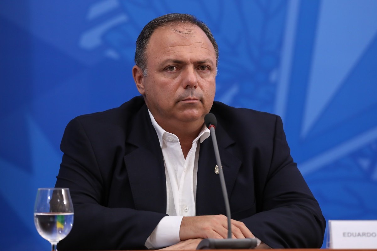 Lewandowski nega liminar para afastar Pazuello do Ministério da Saúde