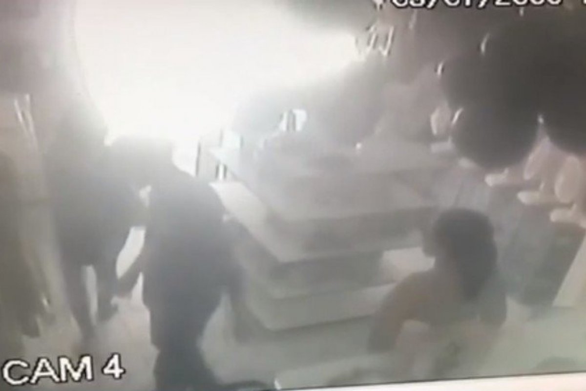 Bandidos roubam loja de aparelhos celulares em Itororó, sul da Bahia