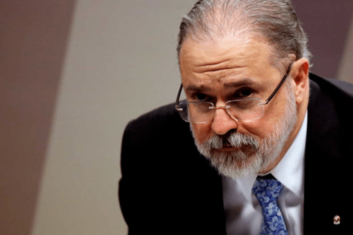 Procuradores abrem investigações para apurar atuação do governo na pandemia