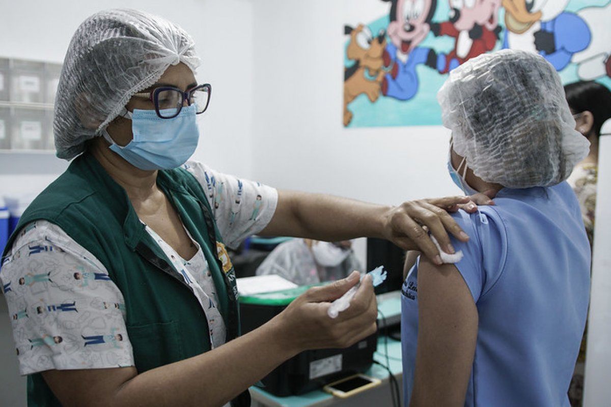 Defensorias e MPs pedem publicação de lista de vacinados no site da prefeitura de Manaus