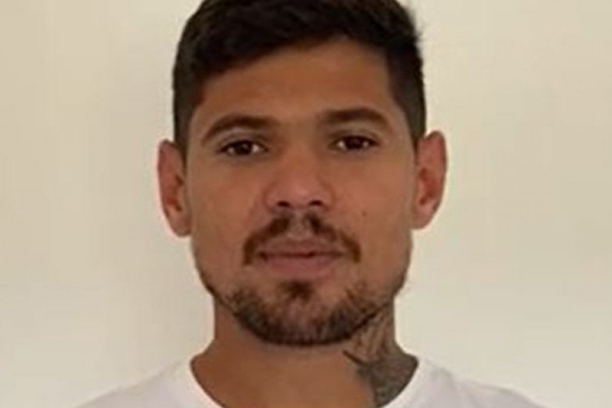 Time japonês anuncia contratação de Léo Ceará, do Vitória