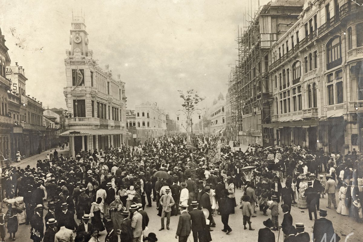 Terça-feira de cinzas: Brasil se prepara para adiar o carnaval pela primeira vez na história