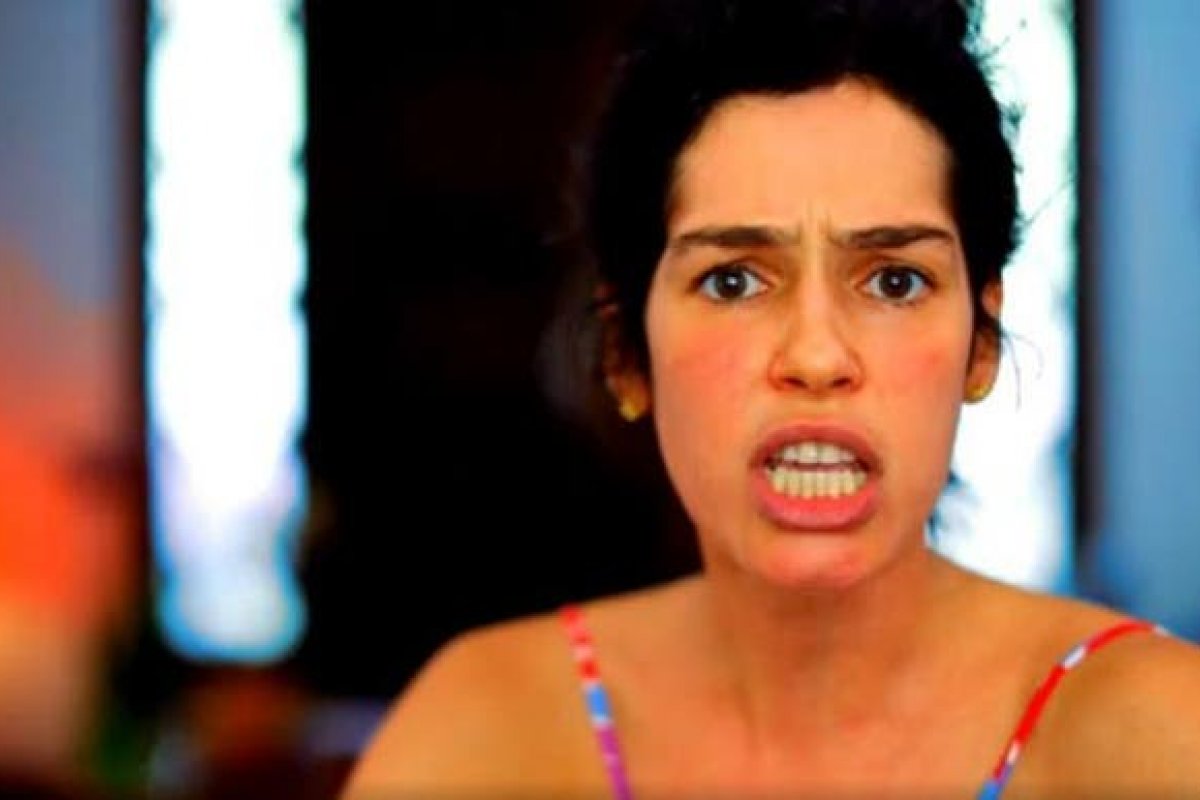 Vídeo: Atriz que deu xilique contra Bolsonaro recebia verbas do Ministério da Cultura