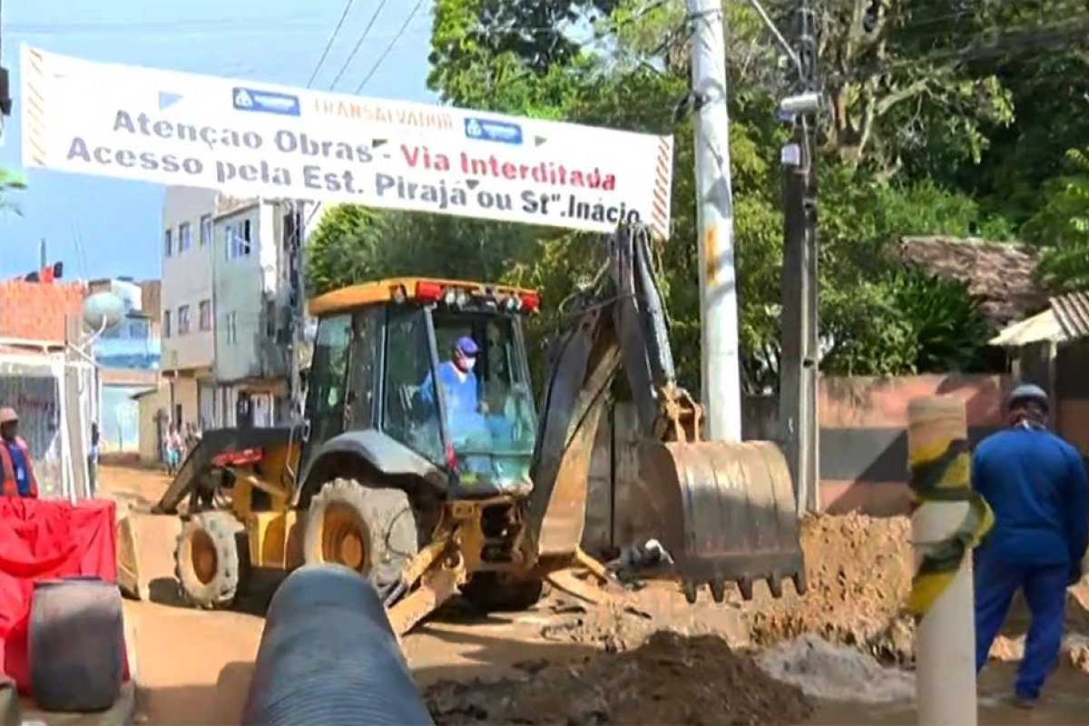 Rua do bairro da Mata Escura é interditada para realização de obras