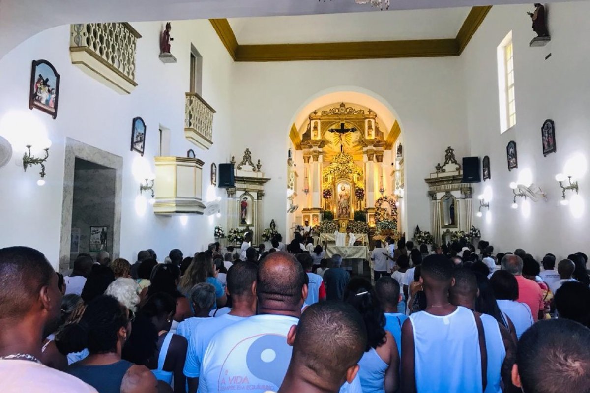 Com limite de fiéis, Igreja celebra Festa em honra à São Lázaro