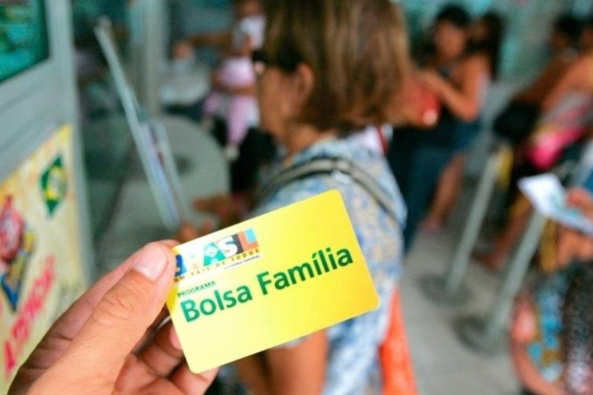 Governo quer reduzir papel de municípios para cortar custos do Bolsa Família