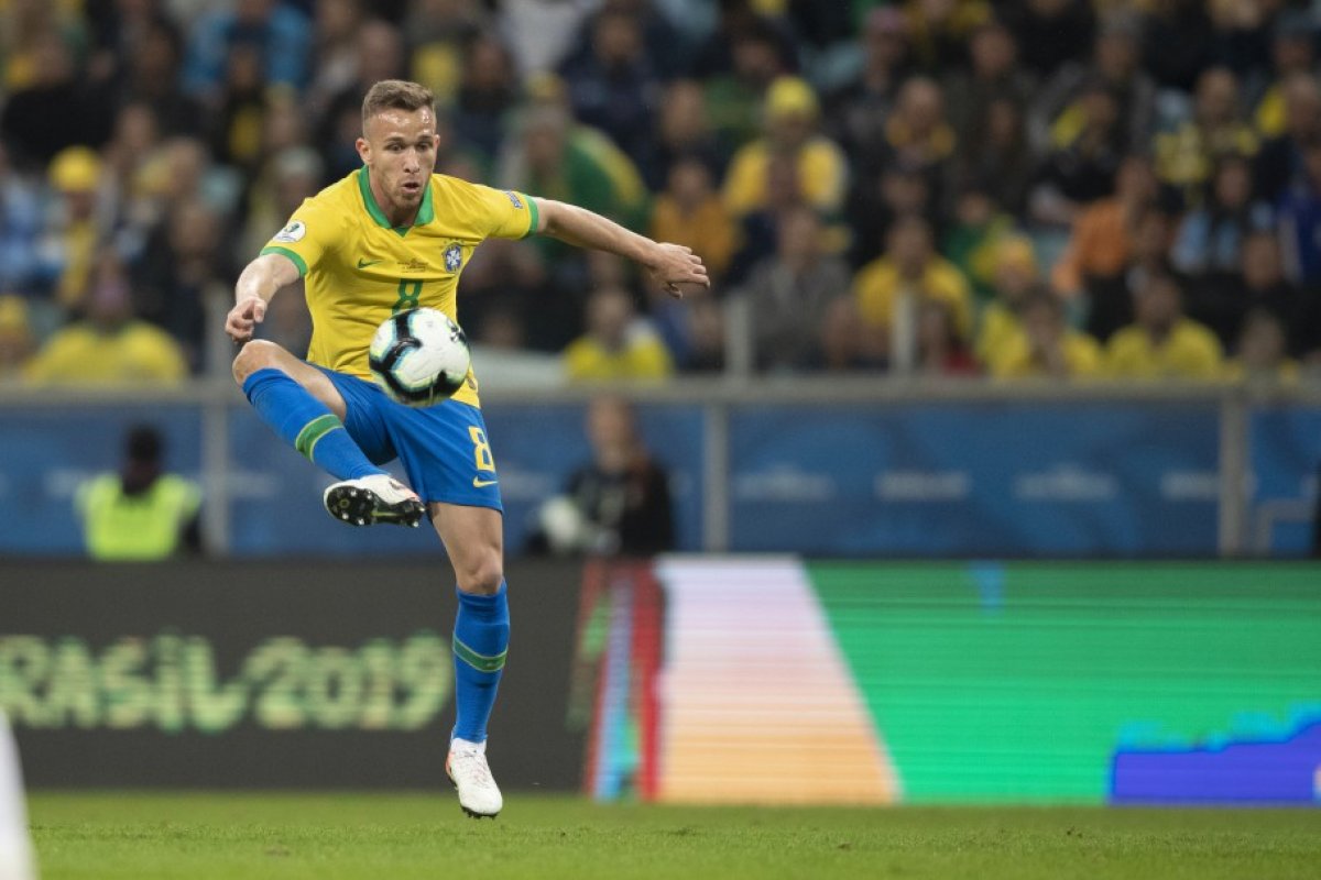 Brasil lidera ranking de venda de jogadores pelo mundo em 2020, aponta Fifa