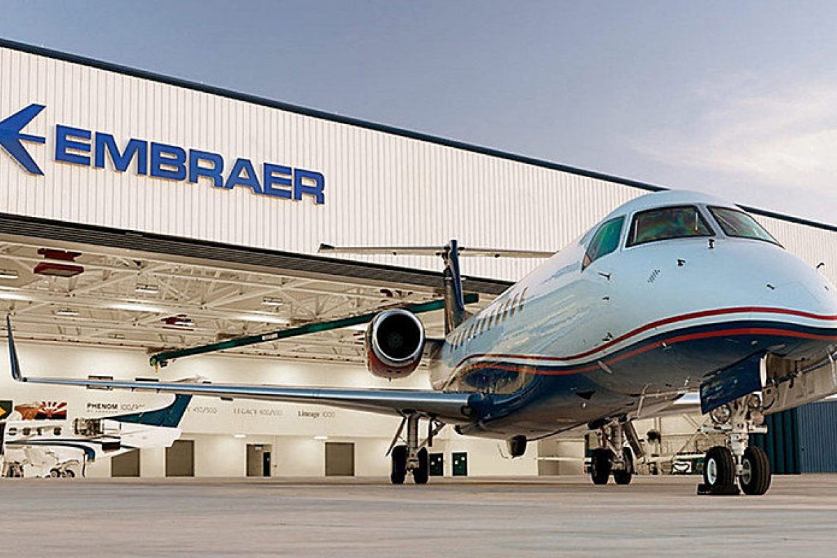 BNDES aprova financiamento de R$ 450 milhões para exportação de aviões produzidos pela Embraer