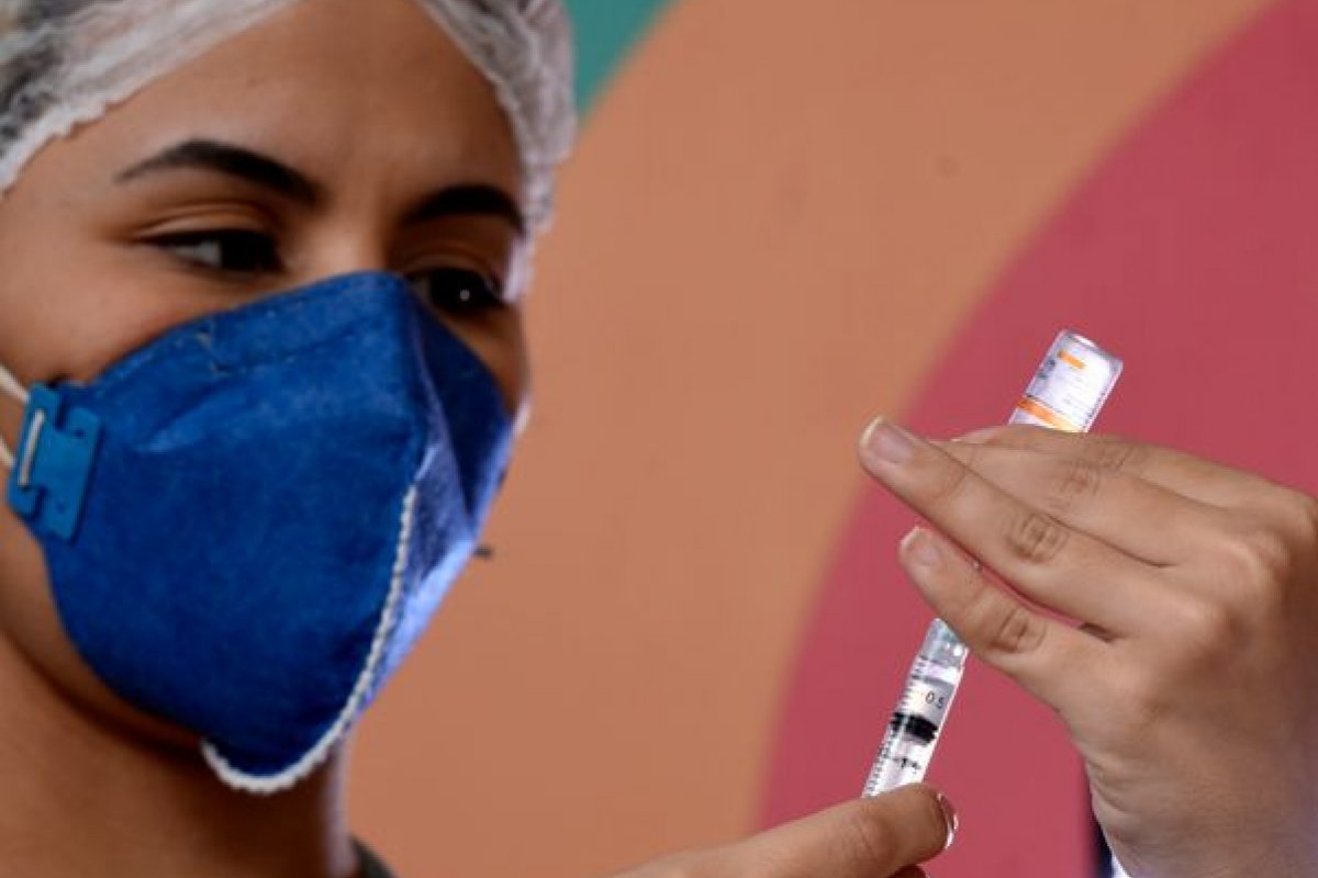 Fiocruz e Butantan estimam que Brasil terá mais 15 milhões de doses de vacinas em fevereiro