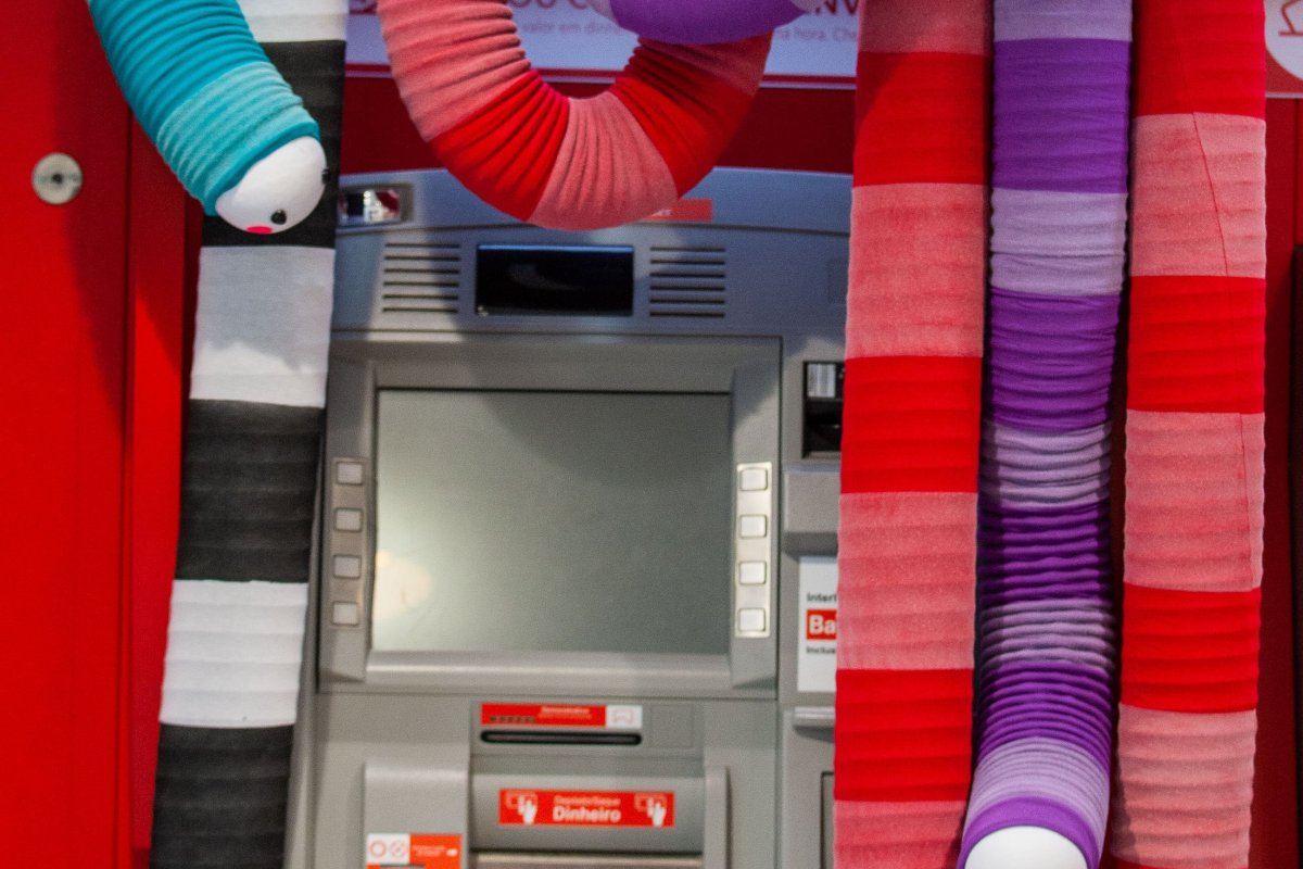 Santander leva arte contemporânea a caixas eletrônicos de São Paulo