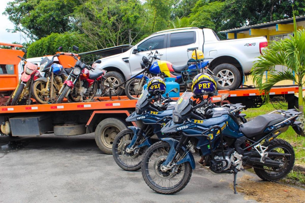 PRF-BA: cinco veículos são recolhidos e uma pessoa é presa na etapa da Operação Duas Rodas