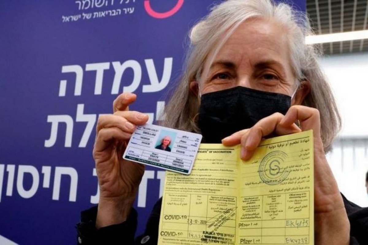 Especialistas acusam Israel de "apartheid" em plano de imunização que exclui palestinos