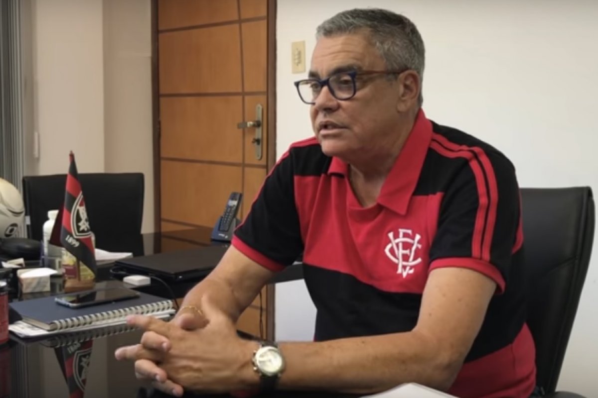 Presidente do Vitória ofende torcedor em rede social nesta terça-feira (26)