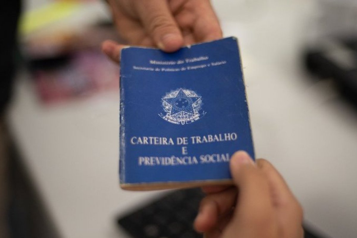 Em um ano, mais de 11 milhões perderam emprego no setor privado