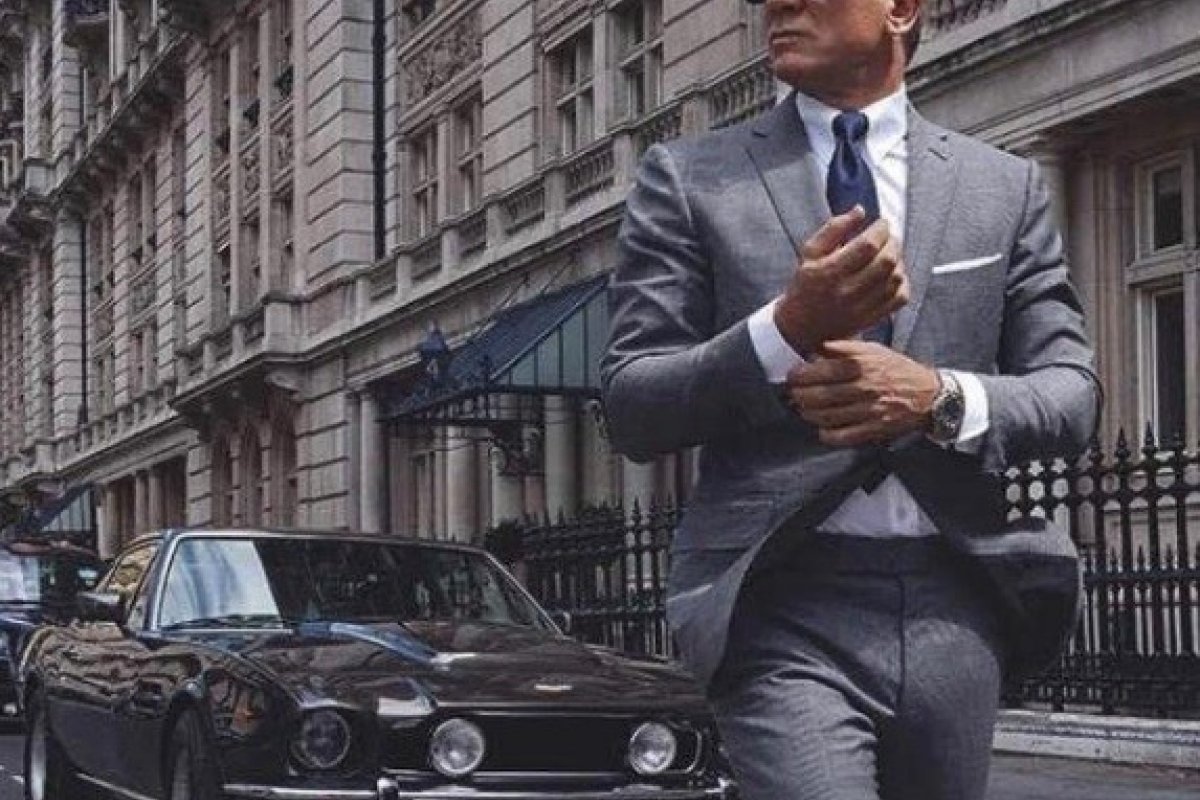 Novo filme da franquia "007" deve ser refilmado para atualizar tecnologia, diz site