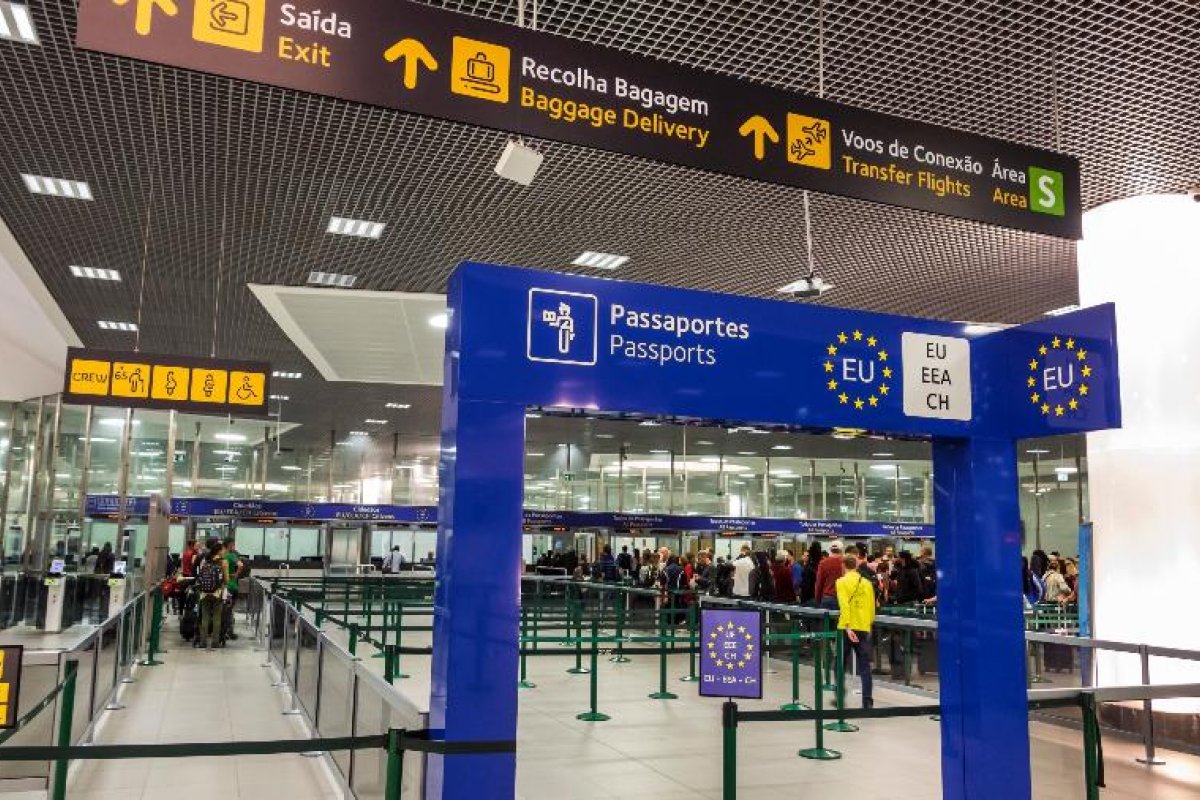 Por causa de nova variante, Portugal suspende voos entre o país e Brasil