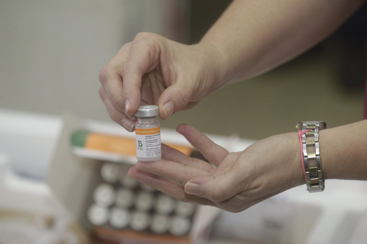 Anvisa emite alerta sobre aplicação da Coronavac