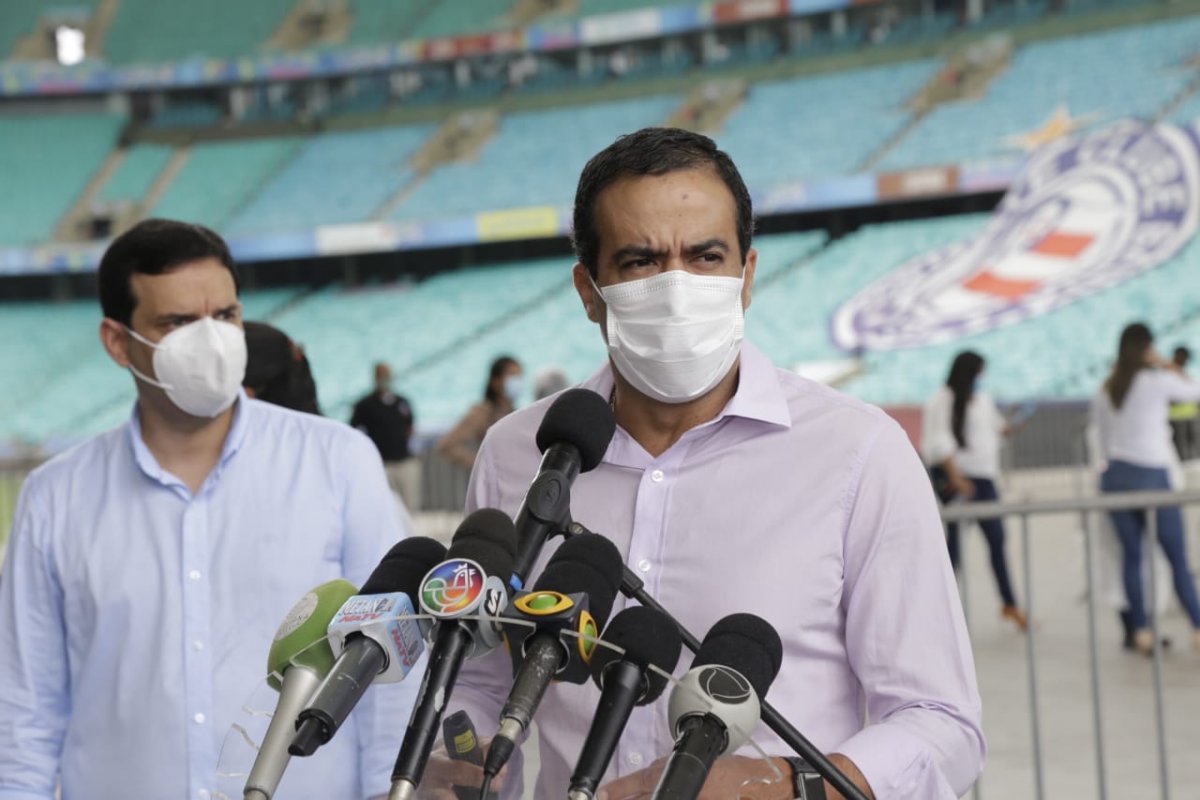 Salvador inicia vacinação de idosos de 90 anos na segunda