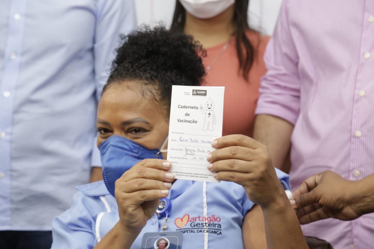 Mundo passa de 80 milhões de aplicações de vacinas contra Covid-19