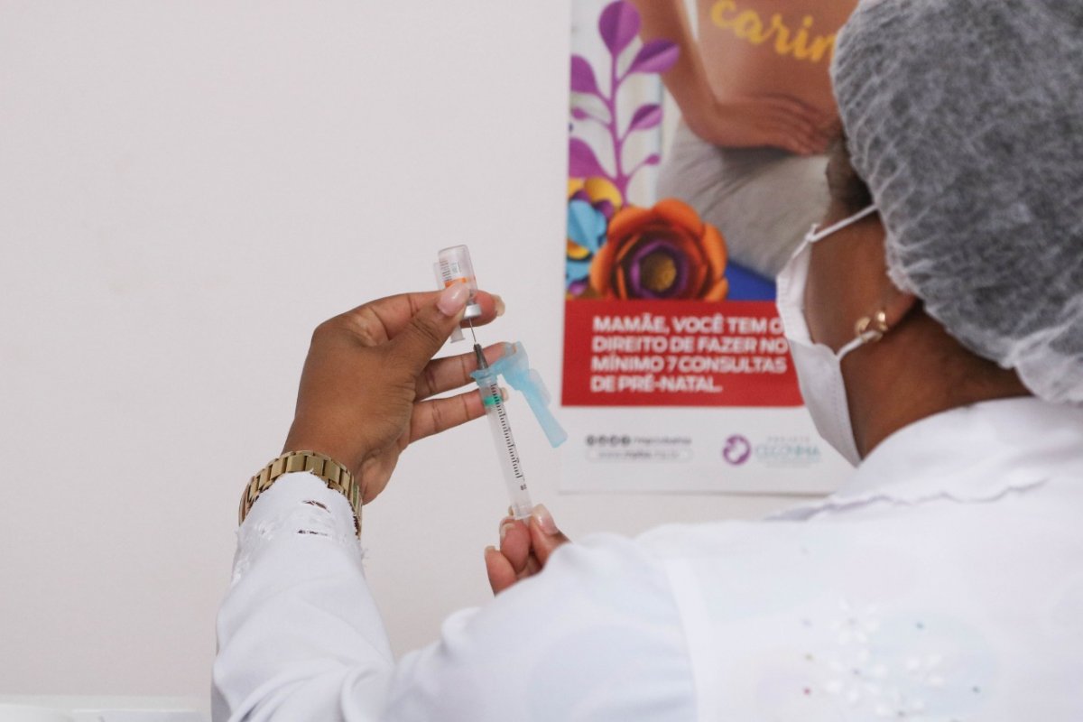 Lauro de Freitas já aplicou 100% das doses da vacina Coronavac, diz Sesab