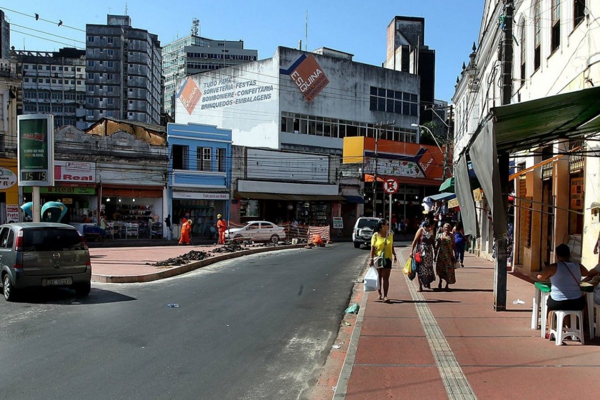 Comerciantes reclamam que Baixa dos Sapateiros teve linhas de ônibus extintas