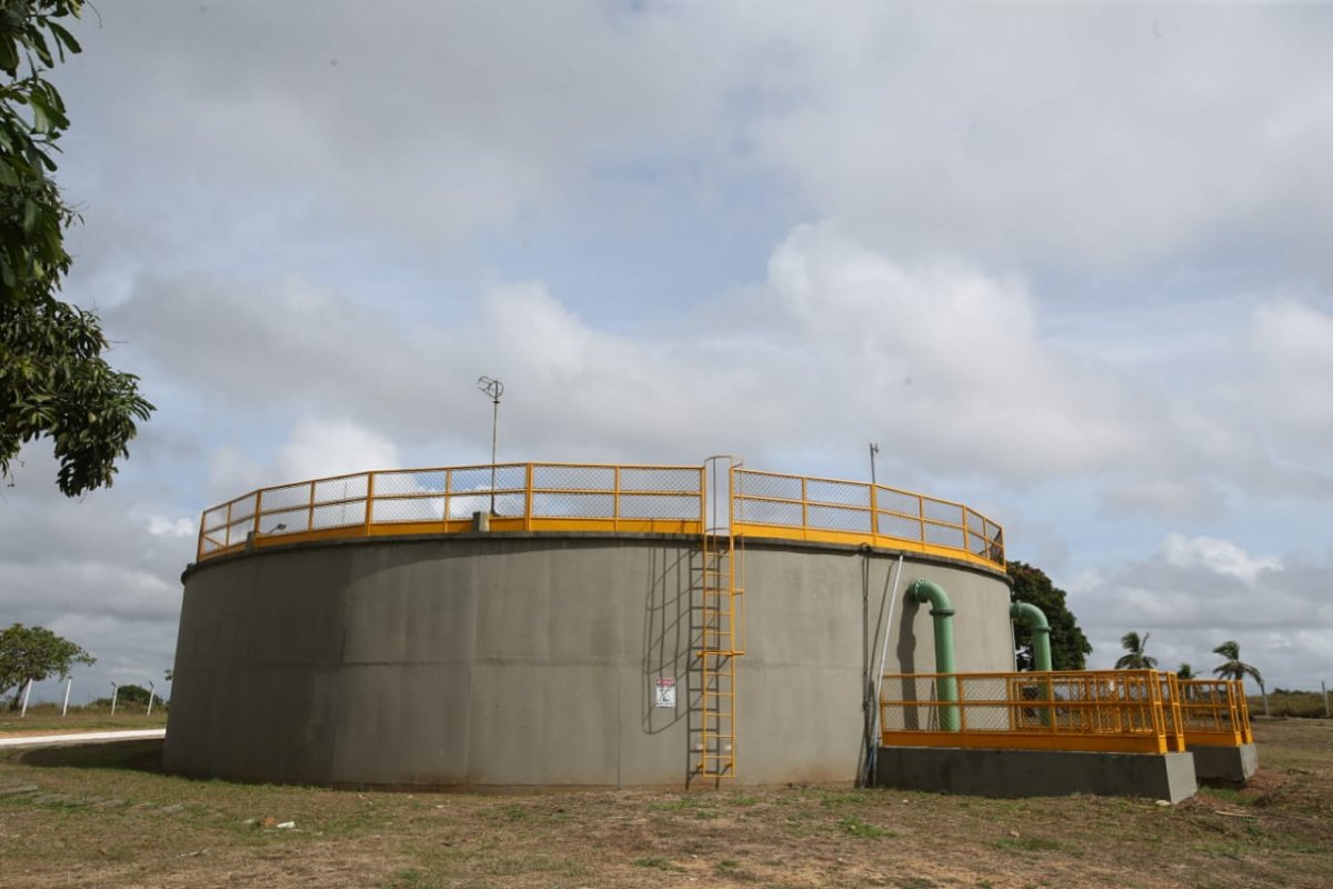 Rui entrega ampliação do sistema de abastecimento de água em Aporá (BA)