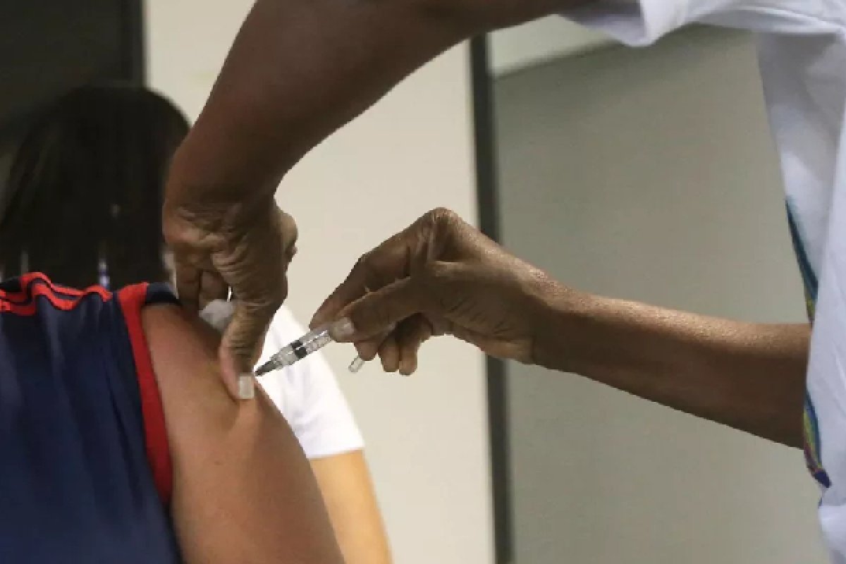 Prefeitura lança aplicativo para denúncias de fura-filas ne vacinação contra o coronavírus