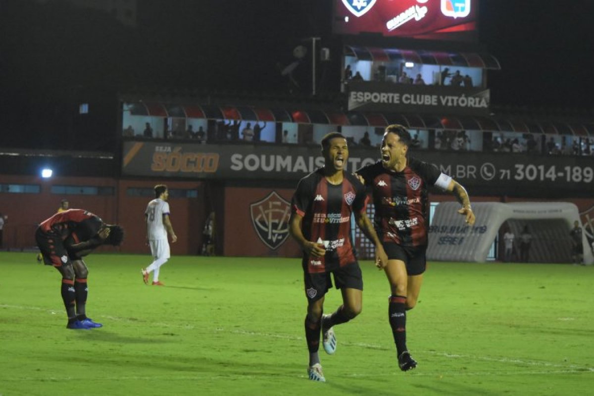 Vitória terá que ter desempenho de campeão para subir à elite