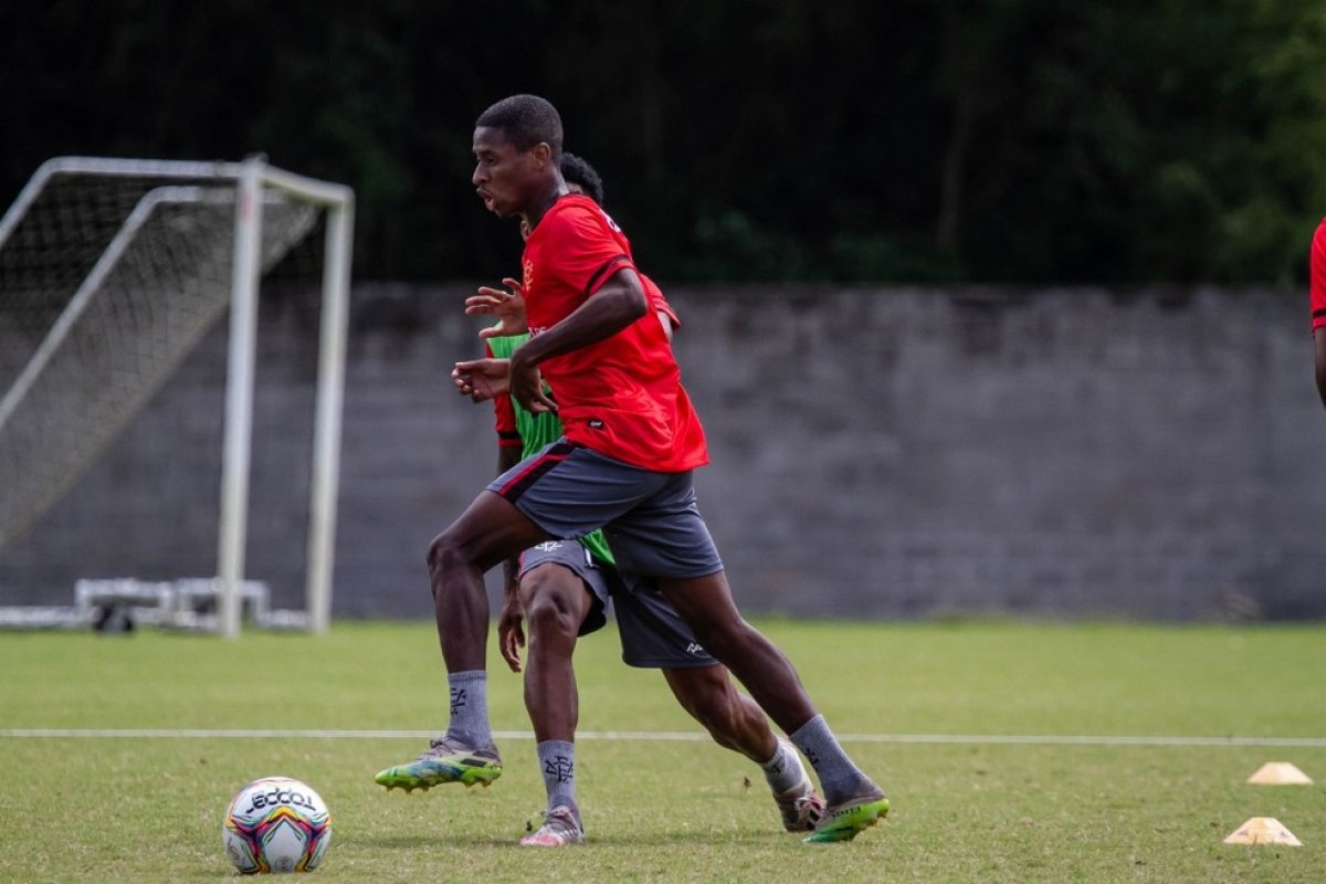 No encerramento da Série B, Vitória encara o Brasil de Pelotas fora de casa