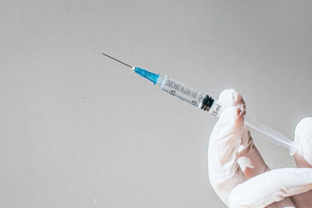 MP-BA recomenda que quatro municípios cumpram critérios de vacinação para evitar 'fura filas'