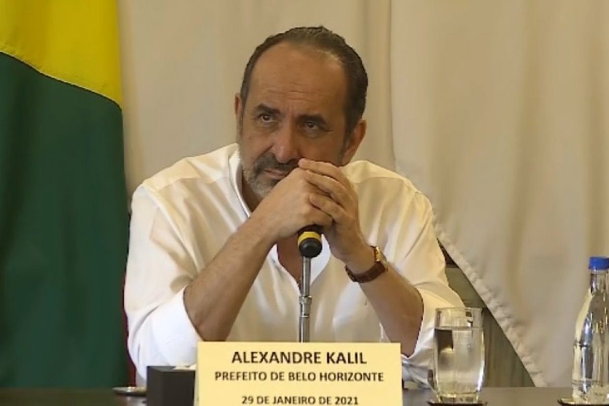 Prefeito de Belo Horizonte anuncia reabertura do comércio, bares e academias