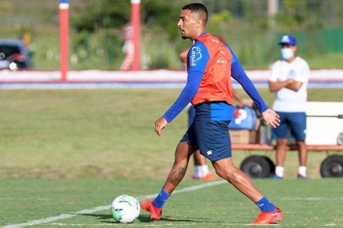 Em 'jogo de seis pontos', Bahia visita o Vasco em São Januário