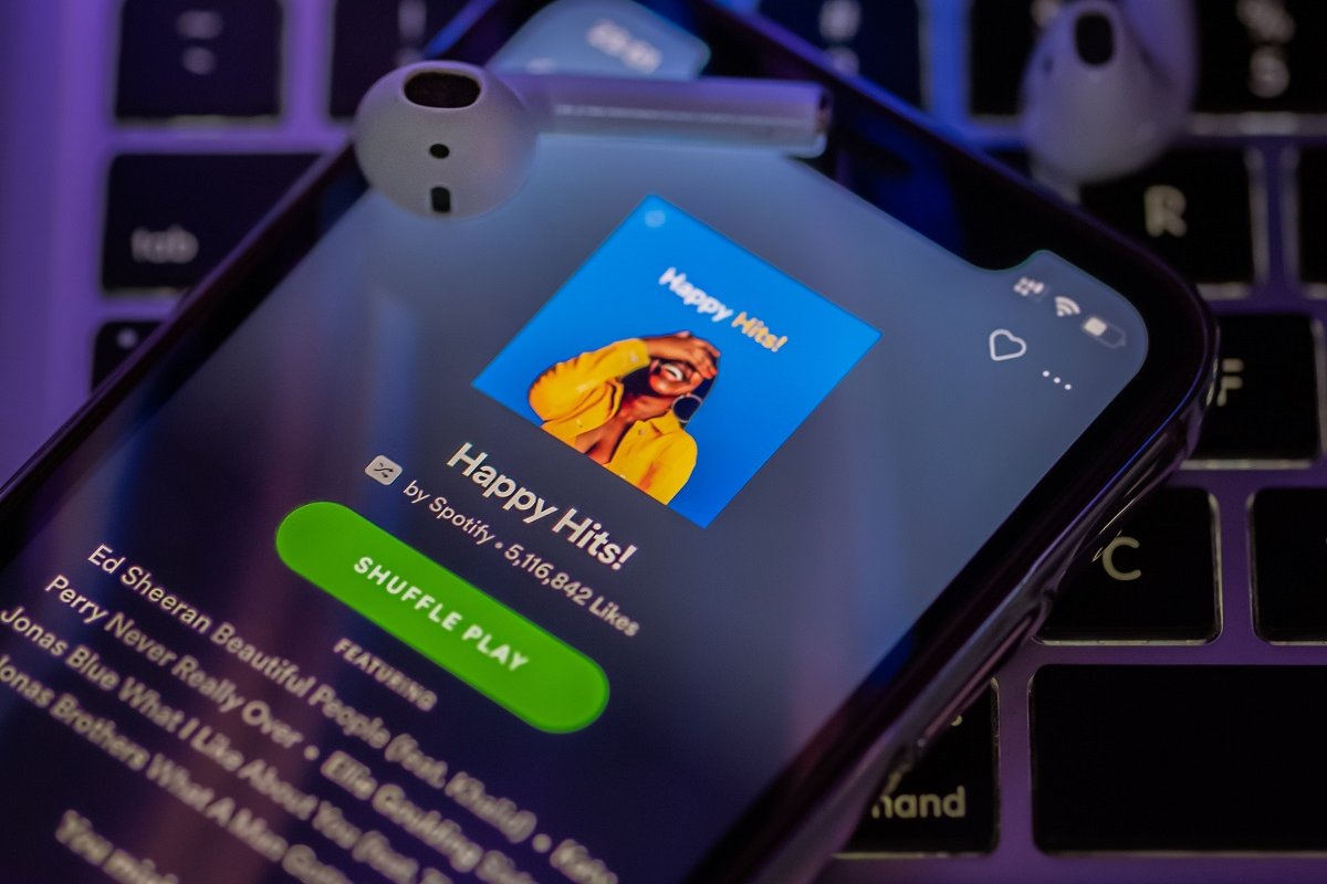 Spotify quer monitorar áudio de usuários para filtrar anúncios e músicas