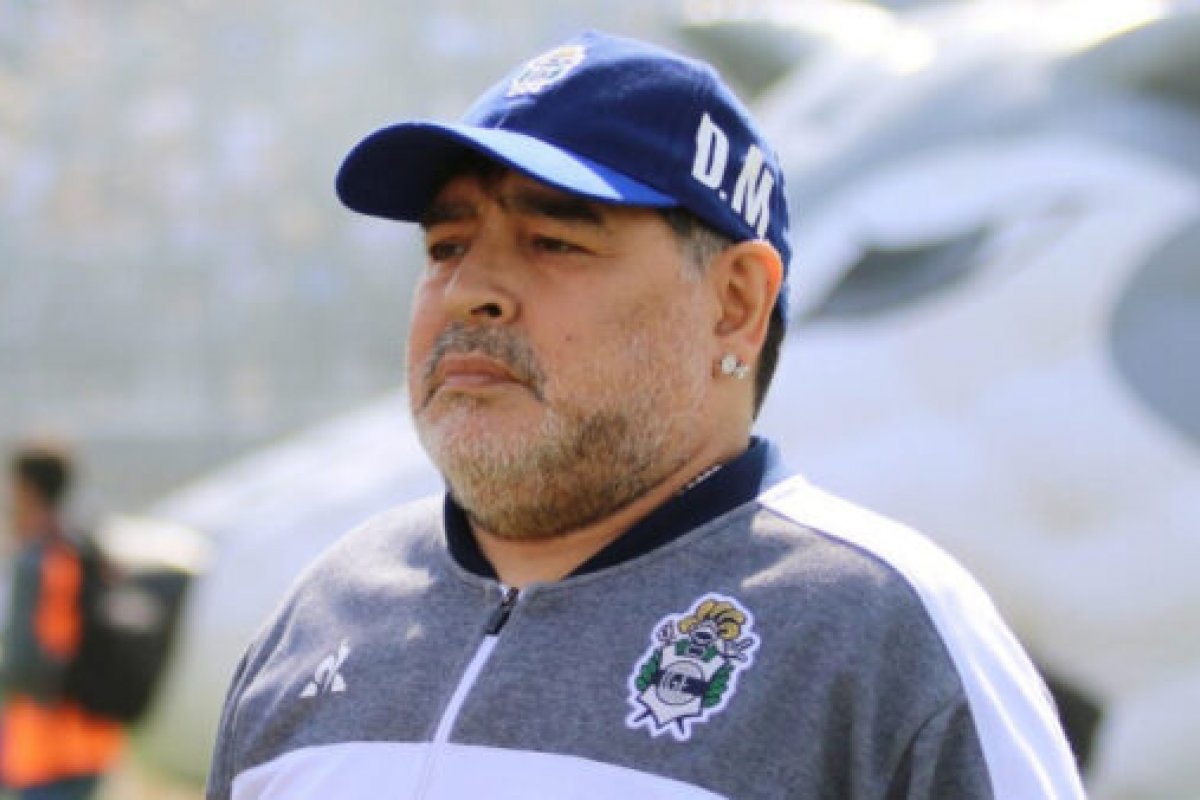 Site divulga supostos áudios do médico de Maradona neste domingo (31)