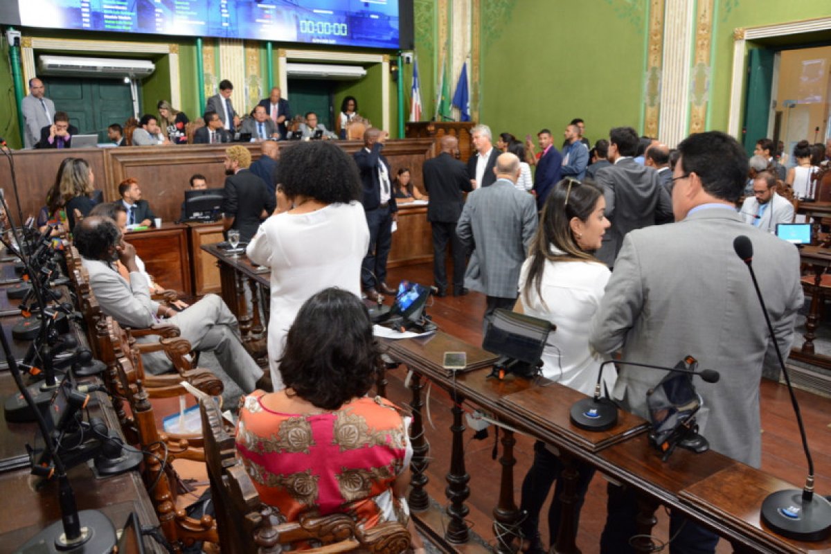 Câmara de Salvador retoma trabalho nesta terça-feira (2)