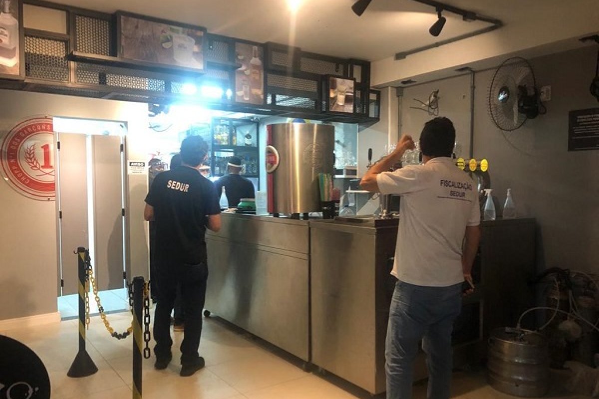 Sedur interdita 12 estabelecimentos no final de semana em Salvador