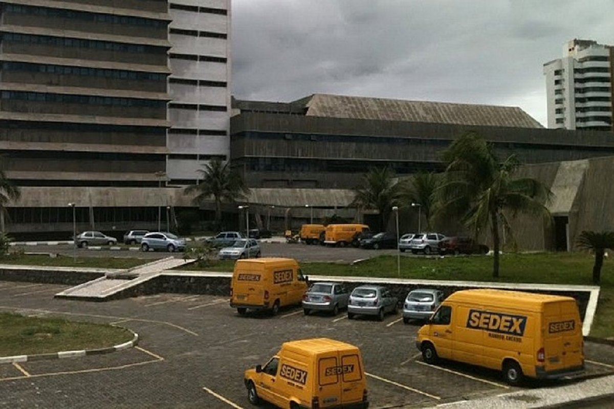 Correios publicam edital para licitação da antiga sede na Pituba, em Salvador