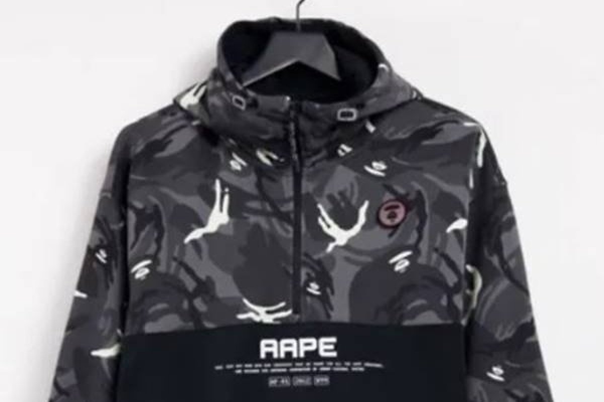 Marca retira casaco de site após acusação de apologia ao estupro