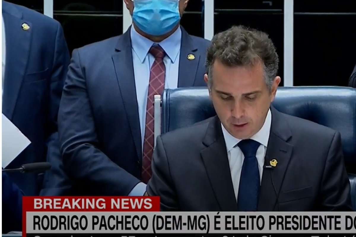 Pacheco promete colocar reformas em votação no Senado