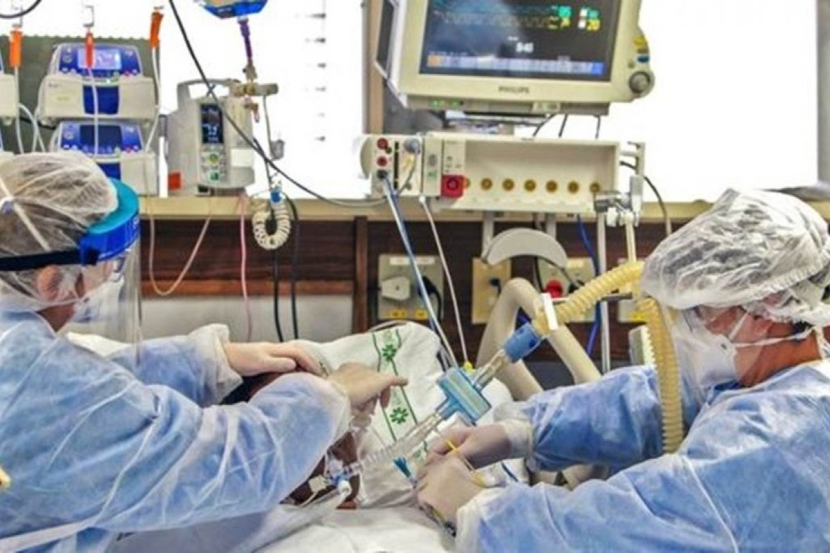 Taxa de mortalidade de pacientes com Covid-19 em UTIs no país é de quase 50%, diz pesquisa da UFMG