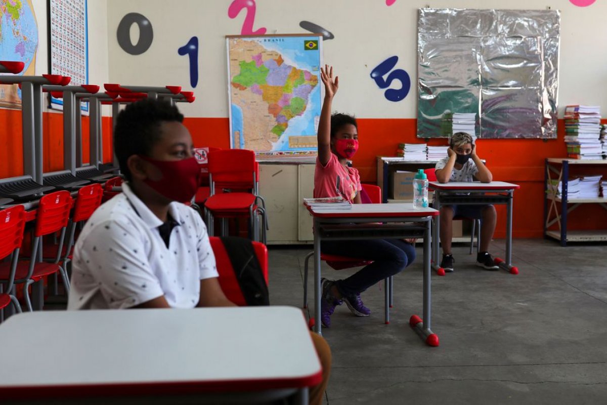 Pelo menos 20 estados preveem retorno às aulas presenciais em fevereiro e março