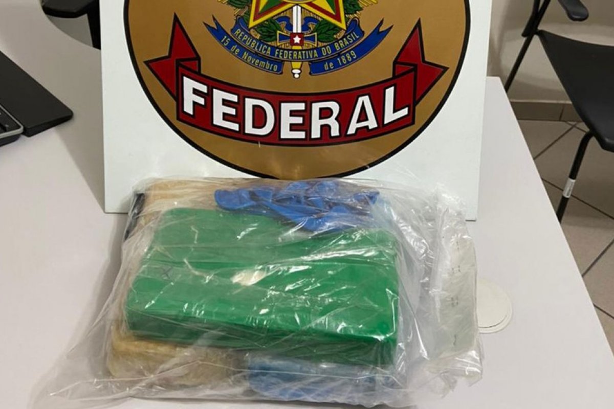 Mulher é flagrada ao receber cocaína pelos Correios na BA