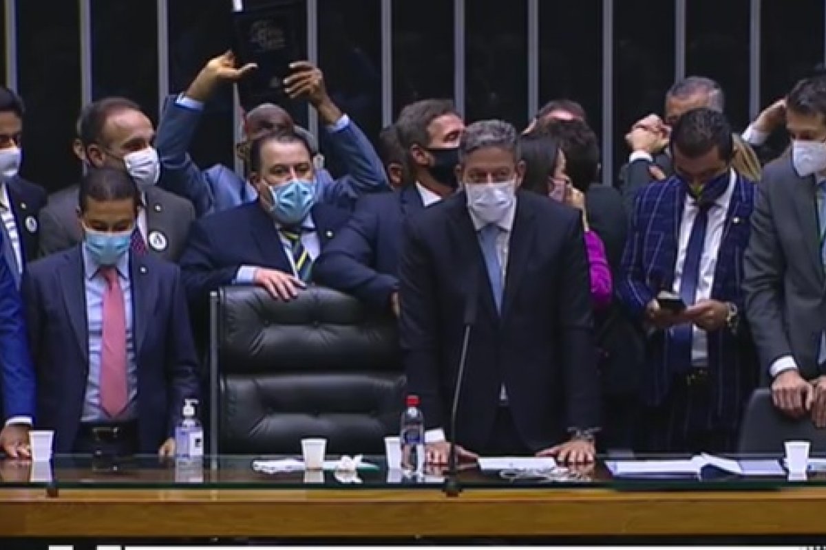 Eleição para definir nova Mesa Diretora da Câmara é adiada para quarta (3)